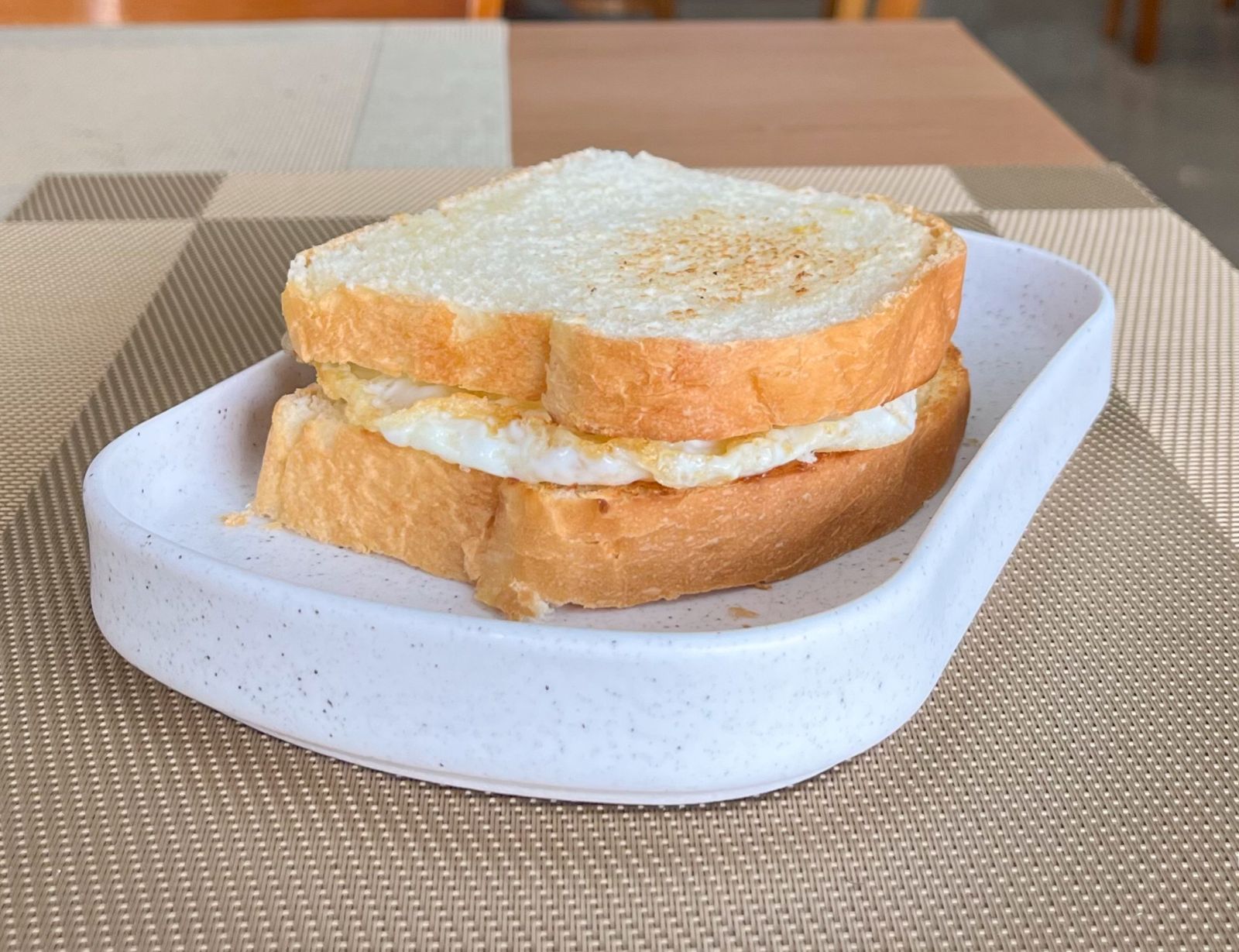 Pão Crocante com Ovos